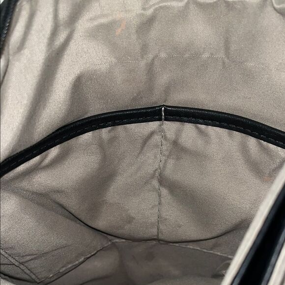 Clarks Black Classic Crossbody Messenger Bag Vegan Leather Adjustable Straps - Picture 10 of 10